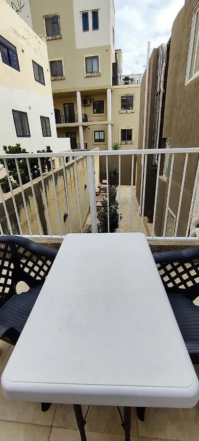 Guest house Villa Arjuza - Private Self Catering Bedrooms With Bathroom Is-Swieqi