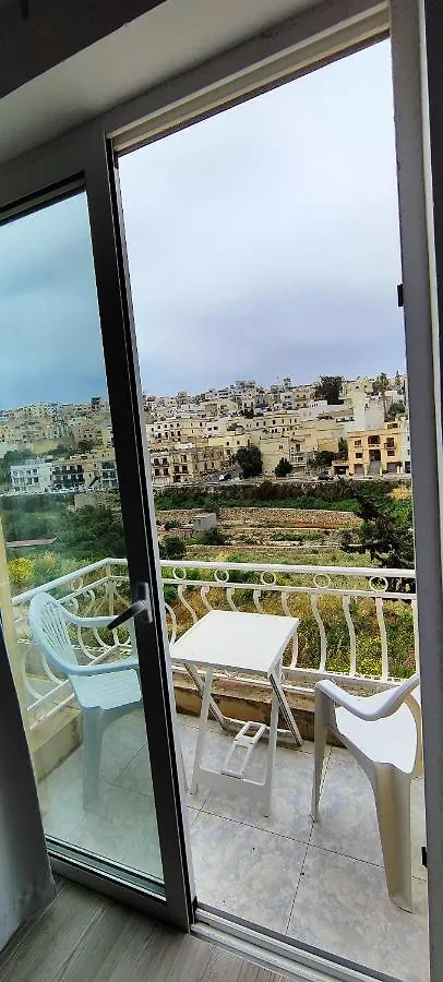 Villa Arjuza - Private Self Catering Bedrooms With Bathroom Is-Swieqi Guest house