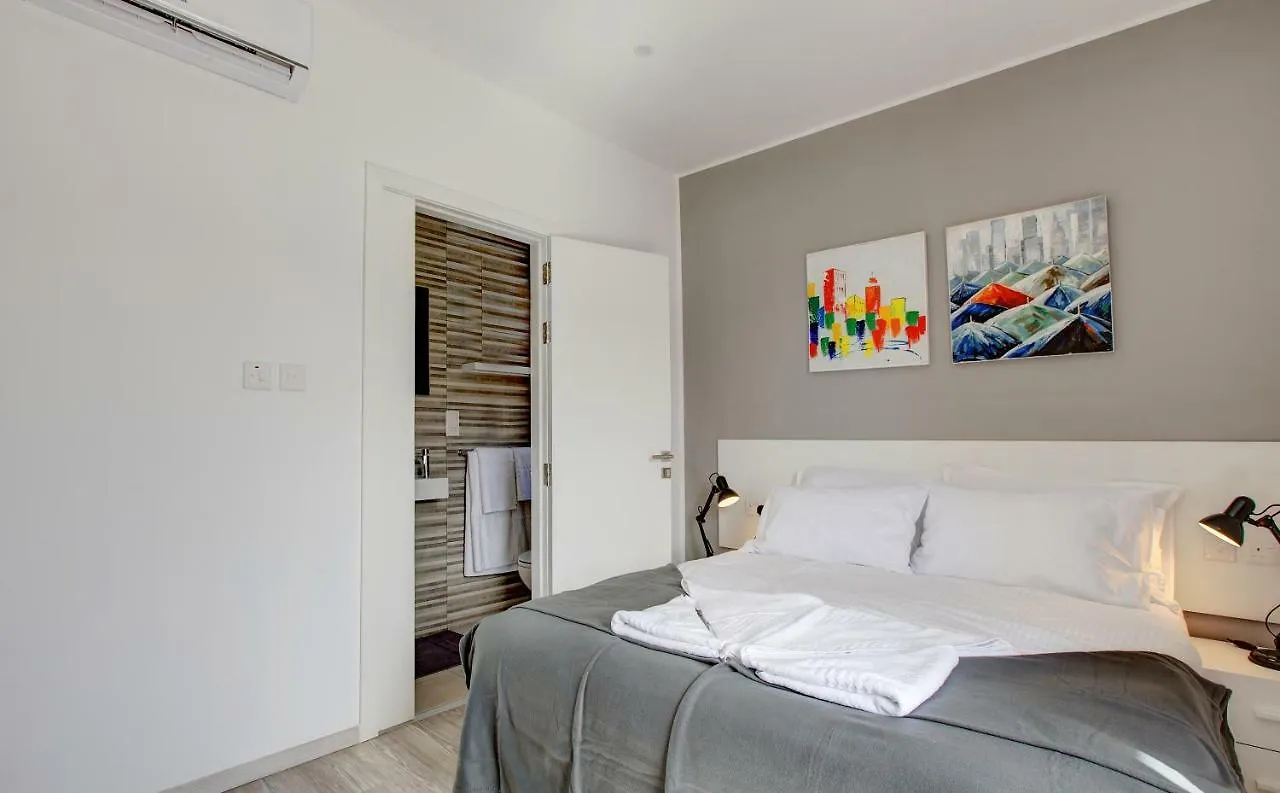 Guest house Villa Arjuza - Private Self Catering Bedrooms With Bathroom Is-Swieqi